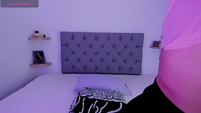 Saraarouusee online show from February 2026 09:26:02 PM