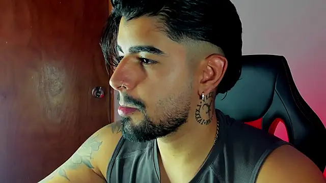 Snapshot of maximo_black_ chatting on October 2025 07:38:02 PM maximo black online show from October 2025 07:38:02 PM