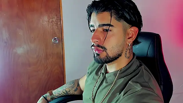 Snapshot of maximo_black_ chatting on October 2025 11:49:01 PM maximo black online show from October 2025 11:49:01 PM