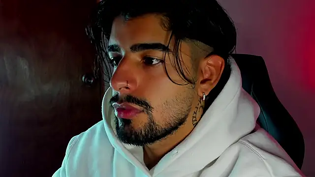 Snapshot of maximo_black_ chatting on October 2025 03:35:02 PM maximo black online show from October 2025 03:35:02 PM