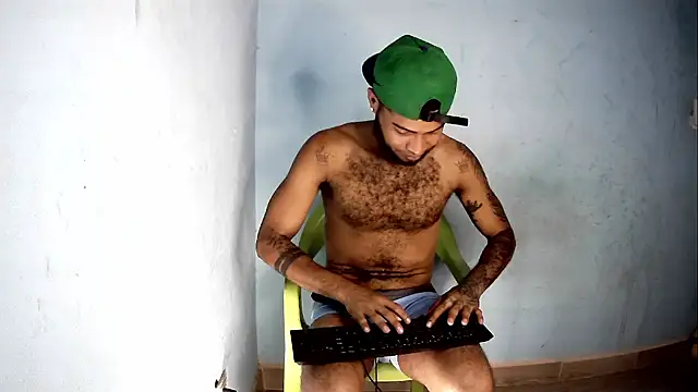 Snapshot of AXionX chatting on October 2025 10:38:02 AM AXionX online show from October 2025 10:38:02 AM