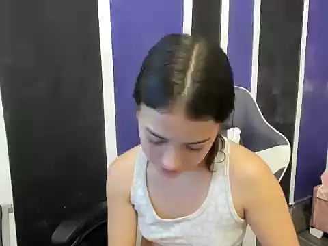 scarleth18 online show from March 2026 08:25:01 PM