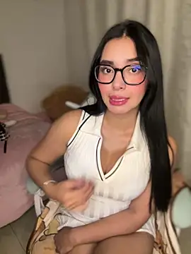 MiaSofia   online show from February 2026 04:45:01 AM