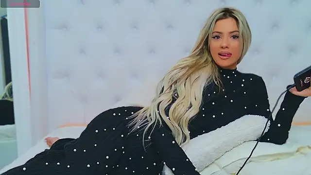 AriannaSins online show from January 2025 04:28:01 PM