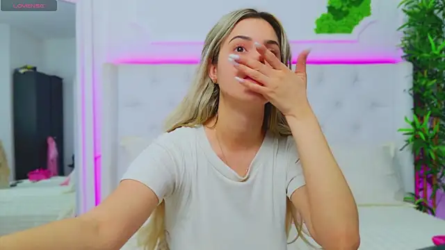 AriannaSins online show from January 2025 01:07:01 PM