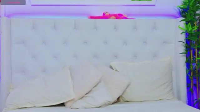 AriannaSins online show from February 2025 01:17:02 PM