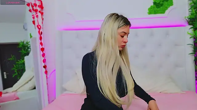 AriannaSins online show from February 2025 01:14:01 PM