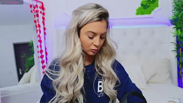 AriannaSins online show from March 2025 01:17:01 PM