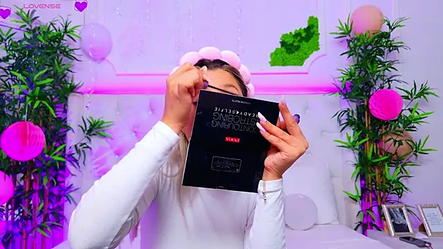 AriannaSins online show from September 2025 12:18:02 PM