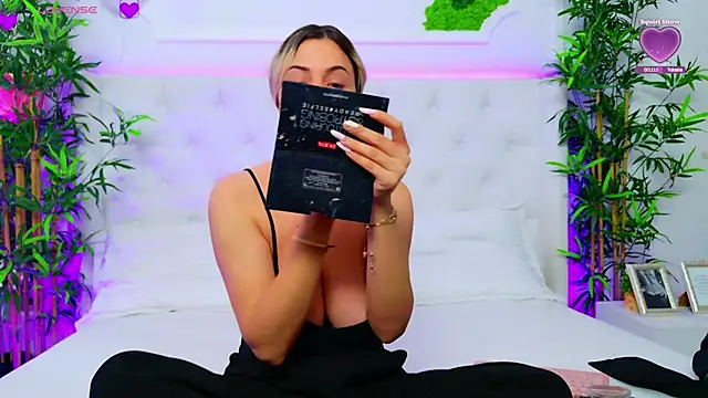 AriannaSins online show from October 2025 04:48:02 PM