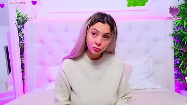 Snapshot of AriannaSins chatting on January 2026 02:22:02 PM AriannaSins online show from January 2026 02:22:02 PM