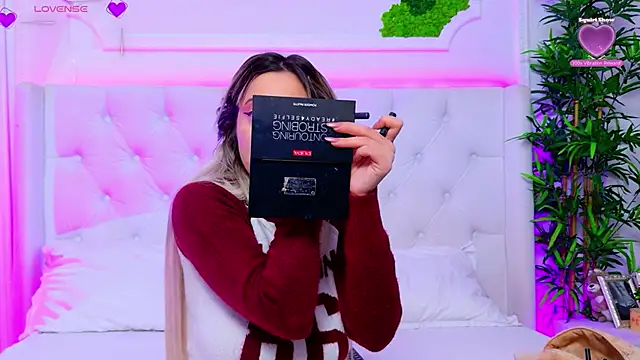 Snapshot of AriannaSins chatting on February 2026 01:27:01 PM AriannaSins online show from February 2026 01:27:01 PM