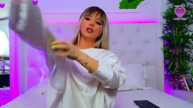 Snapshot of AriannaSins chatting on February 2026 03:05:01 PM AriannaSins online show from February 2026 03:05:01 PM