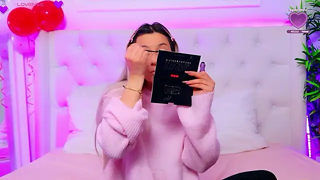 Snapshot of AriannaSins chatting on February 2026 01:07:02 PM AriannaSins online show from February 2026 01:07:02 PM