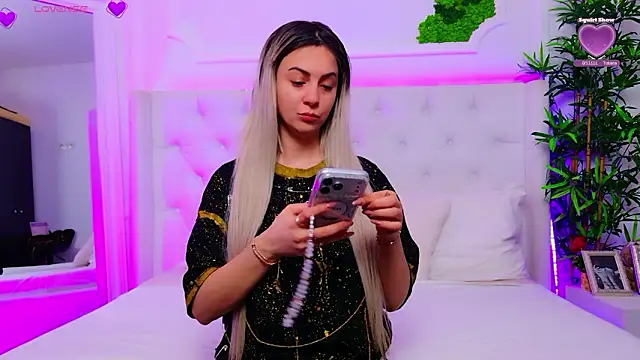 Snapshot of AriannaSins chatting on February 2026 01:08:02 PM AriannaSins online show from February 2026 01:08:02 PM