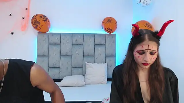 Snapshot of SweetAndSinful chatting on October 2025 03:40:01 AM SweetAndSinful online show from October 2025 03:40:01 AM