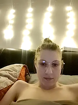 Snapshot of SandyCassie chatting on January 2026 10:26:01 PM SandyCassie online show from January 2026 10:26:01 PM