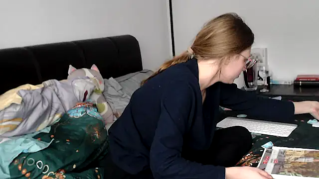 Snapshot of SandyCassie chatting on February 2026 01:48:02 PM SandyCassie online show from February 2026 01:48:02 PM