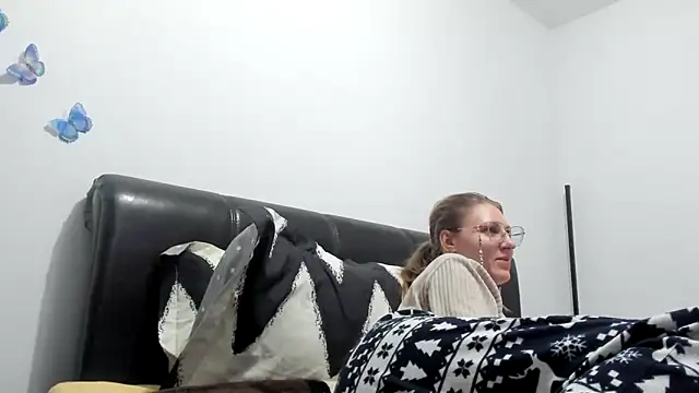 Snapshot of SandyCassie chatting on April 2026 07:51:01 PM SandyCassie online show from April 2026 07:51:01 PM