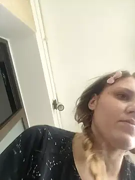 Snapshot of SandyCassie chatting on April 2026 06:31:01 AM SandyCassie online show from April 2026 06:31:01 AM