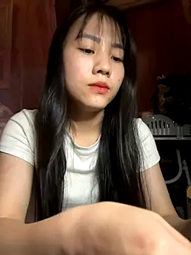 Snapshot of Leaf-Tgu chatting on November 2025 03:40:02 AM Leaf-Tgu online show from November 2025 03:40:02 AM