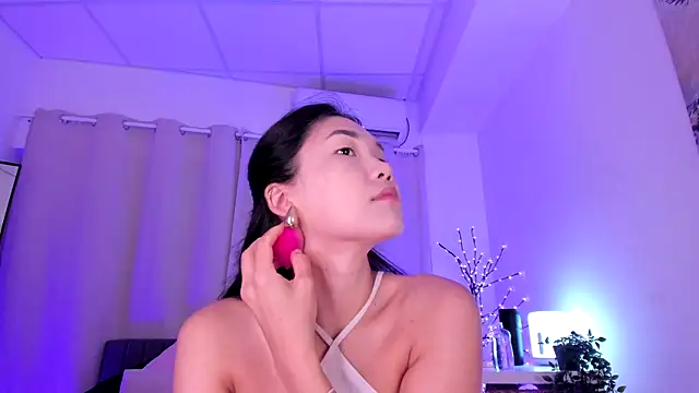 Divine Madeleine online show from July 2026 06:19:02 AM