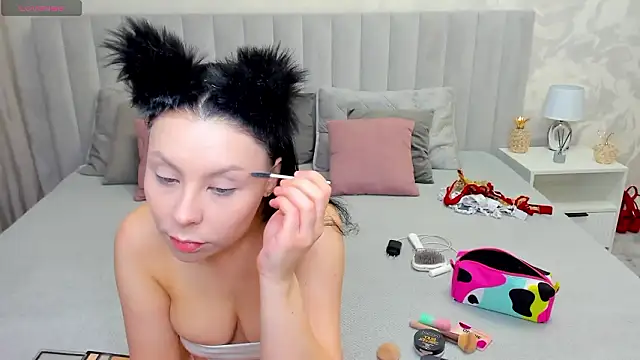 Snapshot of ChloeBrut chatting on March 2026 12:37:02 AM ChloeBrut online show from March 2026 12:37:02 AM