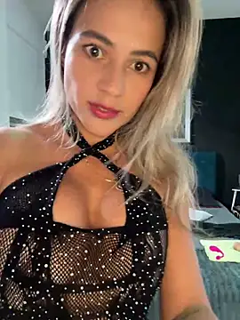 valentina herrrera online show from April 2026 06:28:01 PM