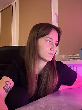 Snapshot of SinfulDream chatting on October 2025 05:46:02 PM SinfulDream online show from October 2025 05:46:02 PM