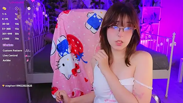 Snapshot of Soffi_Toffi chatting on October 2025 10:28:02 PM Soffi Toffi online show from October 2025 10:28:02 PM