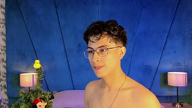 Aaron Eze online show from December 2025 11:46:02 PM