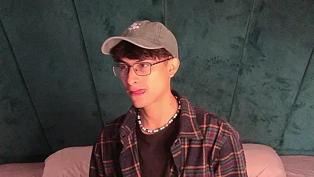 Aaron Eze online show from March 2026 12:11:01 PM