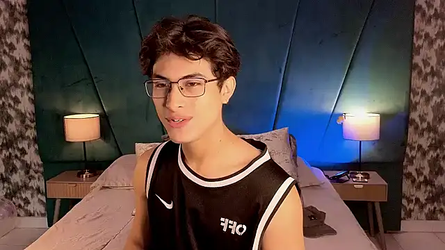 Aaron Eze online show from May 2026 12:36:02 PM