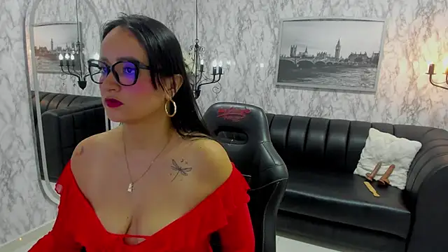 AlexandraMilff online show from November 2025 04:01:01 AM