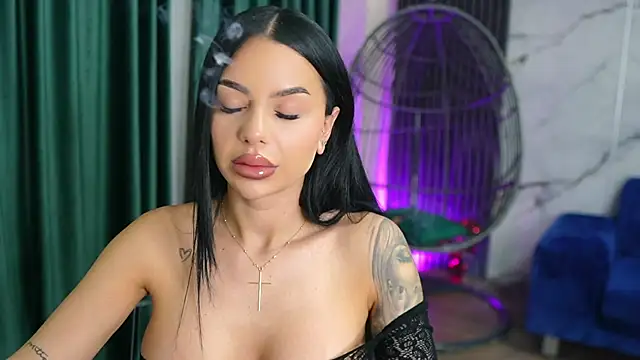 SpicyMaple  online show from October 2025 08:00:02 PM