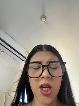 Julietalcl online show from July 2026 08:55:01 PM