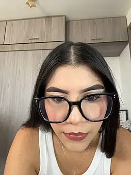 Julietalcl online show from July 2026 08:07:01 PM