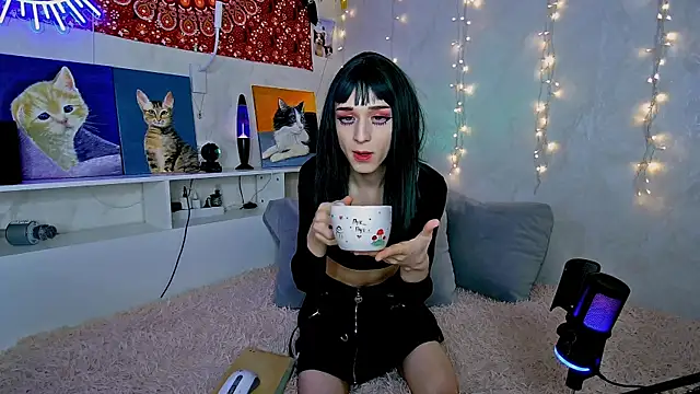 whoalexxa online show from November 2025 12:09:02 PM