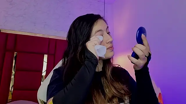 moon winy online show from April 2026 07:11:02 PM