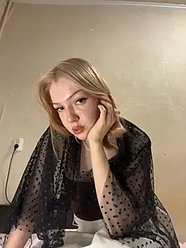 AlexandraXKitty online show from December 2025 10:18:02 PM