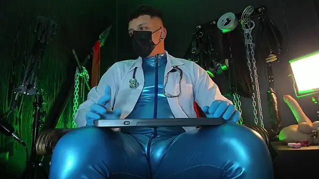 Snapshot of Master_Connor_BDSM chatting on May 2026 10:41:02 PM Master Connor BDSM online show from May 2026 10:41:02 PM