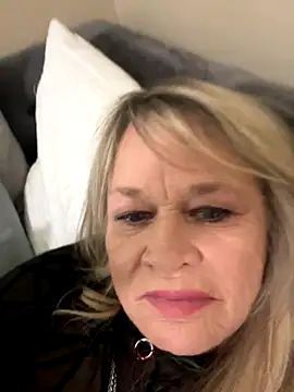 Nyxana online show from October 2025 05:13:02 PM