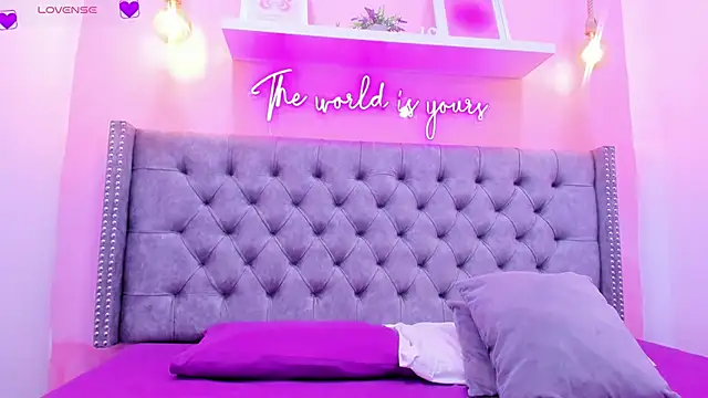 Sophiia 77 online show from November 2025 10:26:01 PM