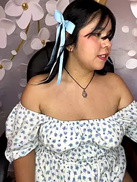 Snapshot of _Bella_7 chatting on October 2025 02:37:02 AM Bella 7 online show from October 2025 02:37:02 AM