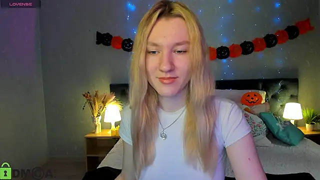 LinaRayy online show from October 2025 09:31:01 AM