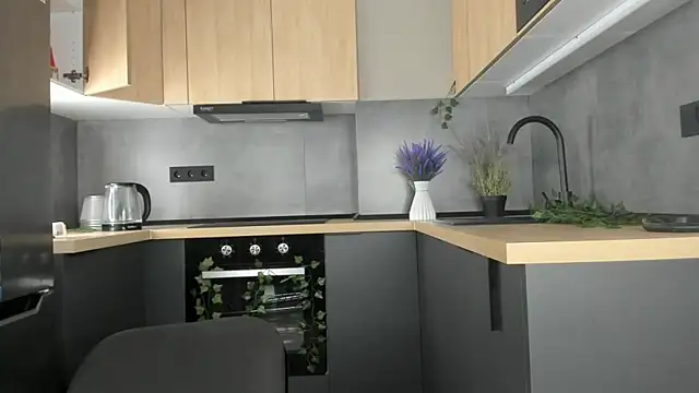 FoxFever online show from November 2025 06:36:02 AM