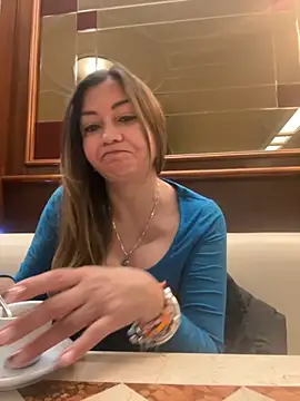 gabriellacali online show from November 2025 08:00:01 PM