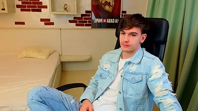 Snapshot of BradyFlint chatting on March 2026 05:00:02 AM BradyFlint online show from March 2026 05:00:02 AM