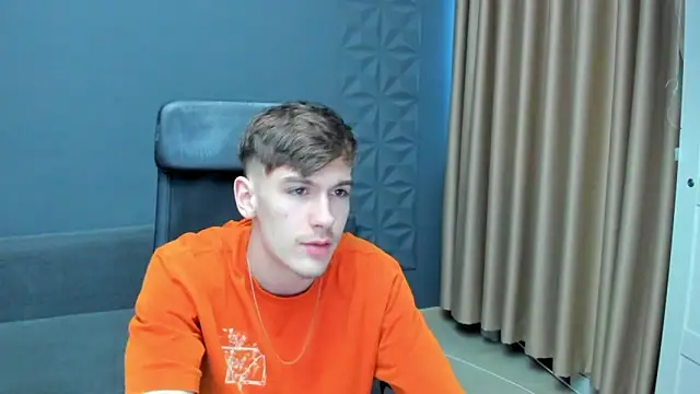 Snapshot of BradyFlint chatting on April 2026 04:12:02 AM BradyFlint online show from April 2026 04:12:02 AM