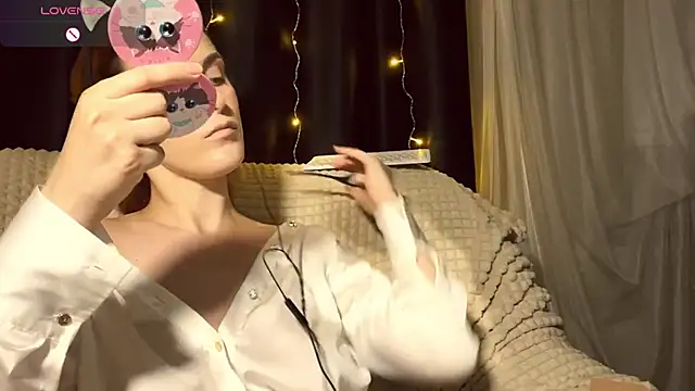 Snapshot of Veksal1a chatting on December 2025 06:57:02 PM Veksal1a online show from December 2025 06:57:02 PM